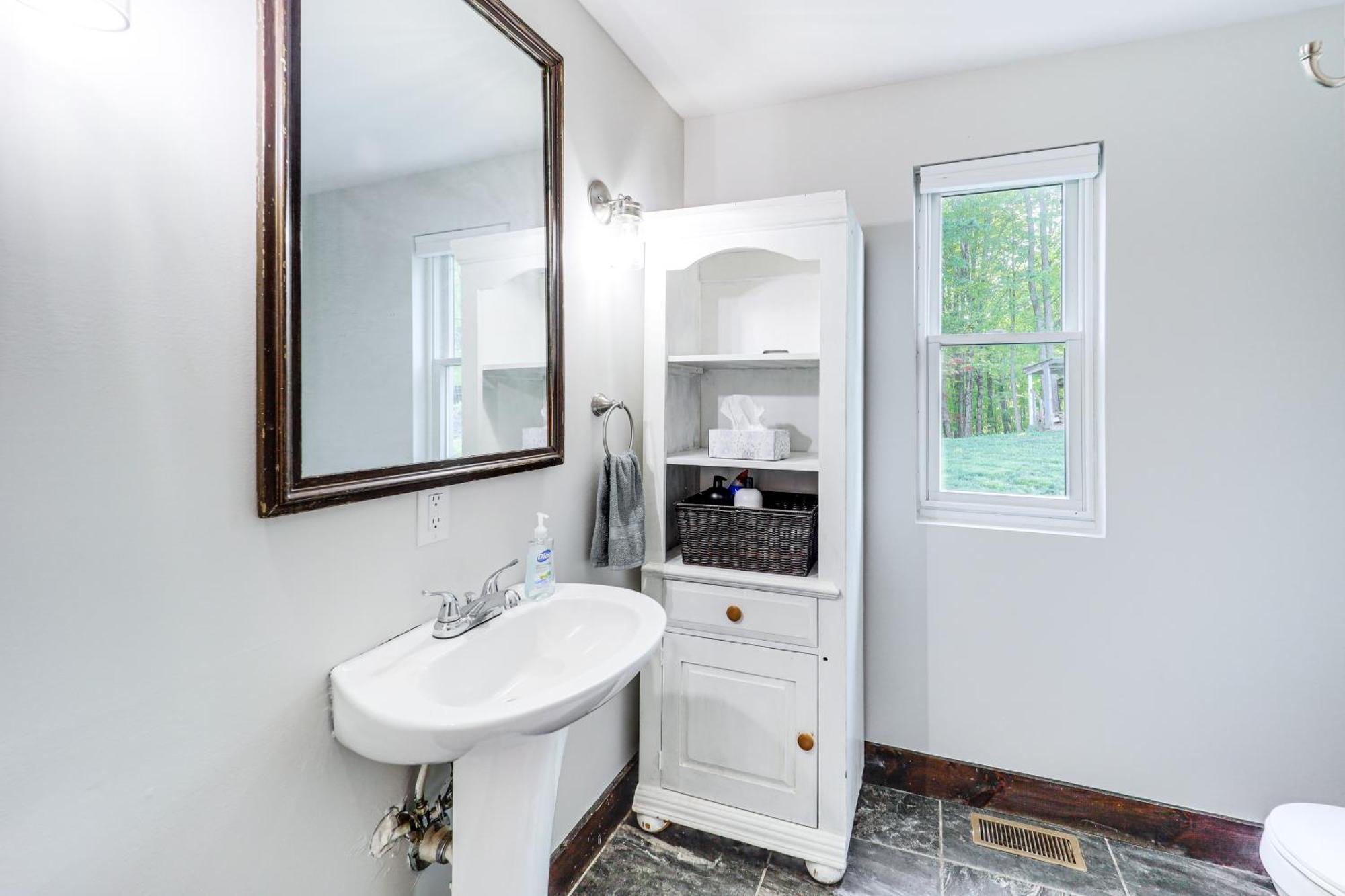 Luxe Appalachian Mountain Cabin With Hot Tub, Views Warrensville Екстериор снимка