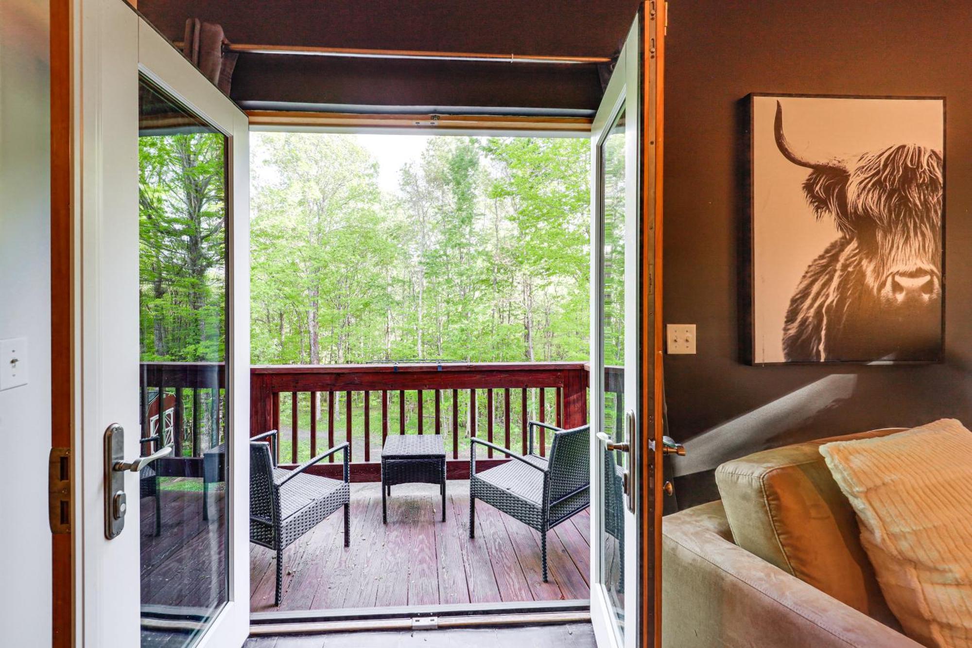 Luxe Appalachian Mountain Cabin With Hot Tub, Views Warrensville Екстериор снимка
