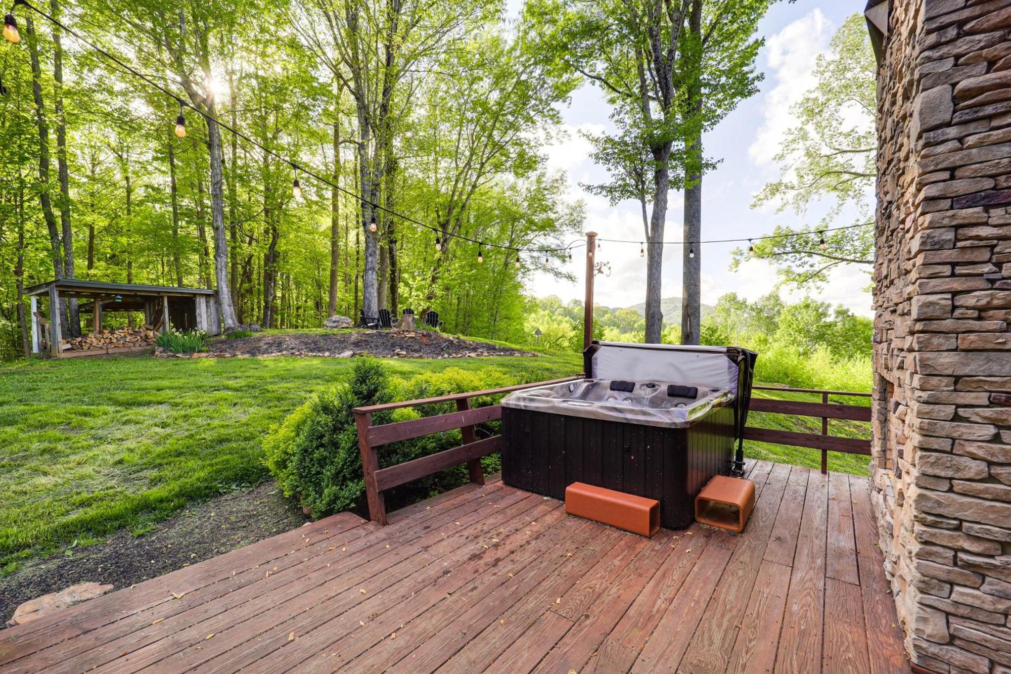 Luxe Appalachian Mountain Cabin With Hot Tub, Views Warrensville Екстериор снимка